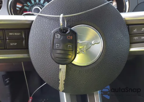 2013 Ford Mustang V6 из США, поврежденный, VIN 1ZVBP8AM0D5259145